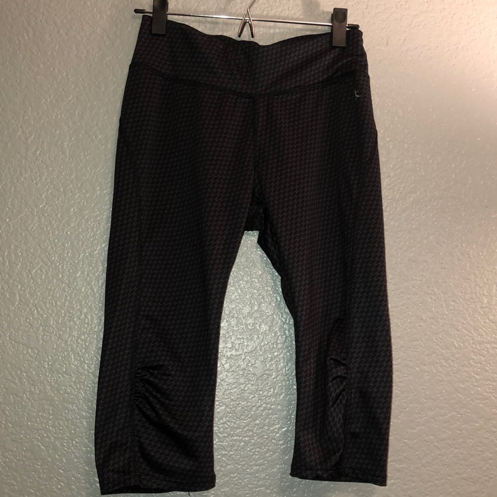 Mid length workout leggings